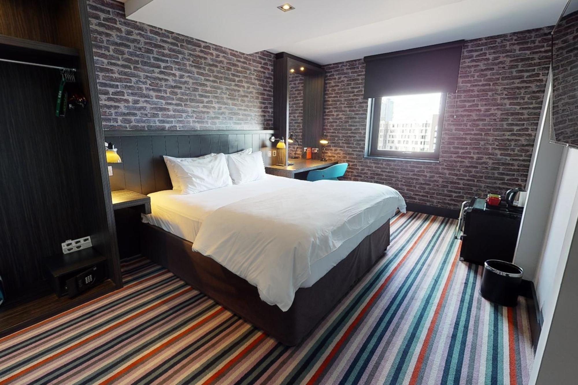 Village Hotel Edinburgh — Fotos 1