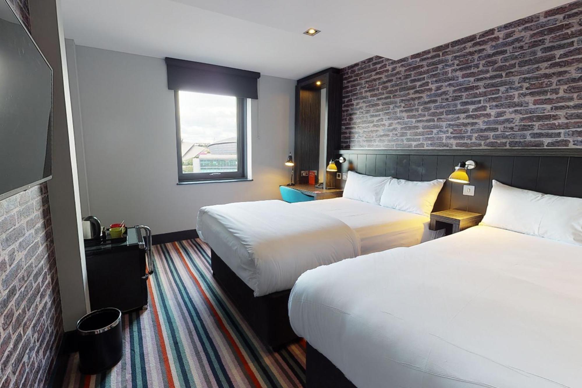 Village Hotel Edinburgh — Fotos 3